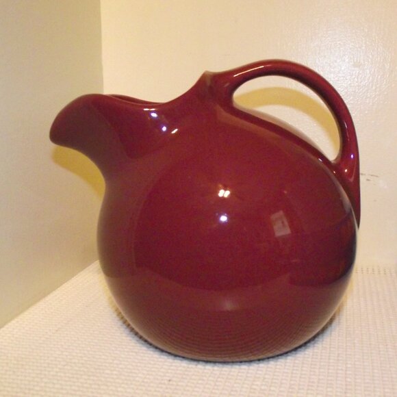 Vintage Burgundy/Maroon Hall 633 Usa 1940's-50's Ball Pitcher - Picture 1 of 7